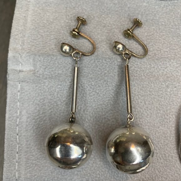 6 Pairs Vintage 925 Sterling or Pewter Earrings - Picture 5 of 9